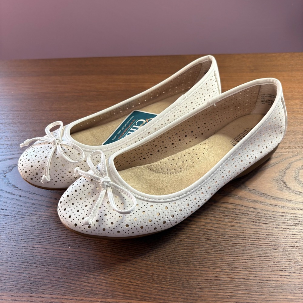 Cliffs by White Mountain Cheryl Ballet Flat Womens 9W White Like New Perforated